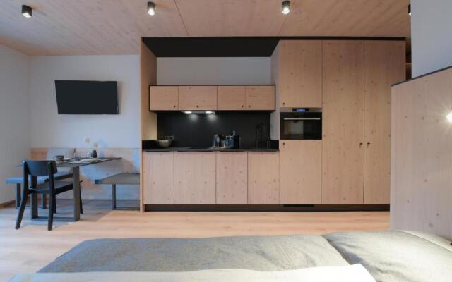 Simple Life Apartments