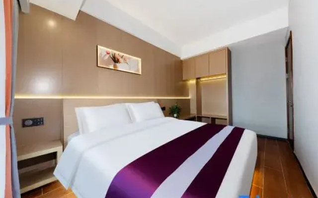Sanya Central Jiayue Bixuan Hotel (Qiangqing Sea Travel Duty-Free Shop)