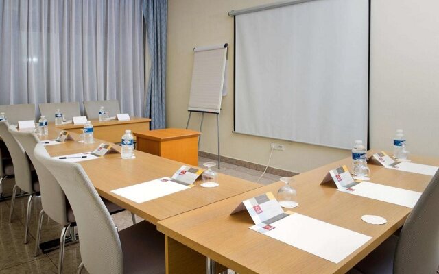 Aparthotel Adagio Paris Bercy Village