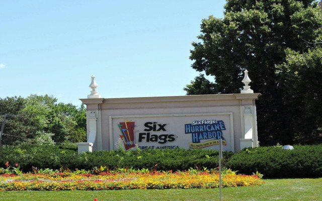 Sonesta Simply Suites Chicago Waukegan