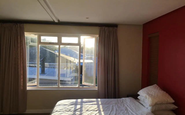 Arkenstone Frys Guesthouse And Restaurant