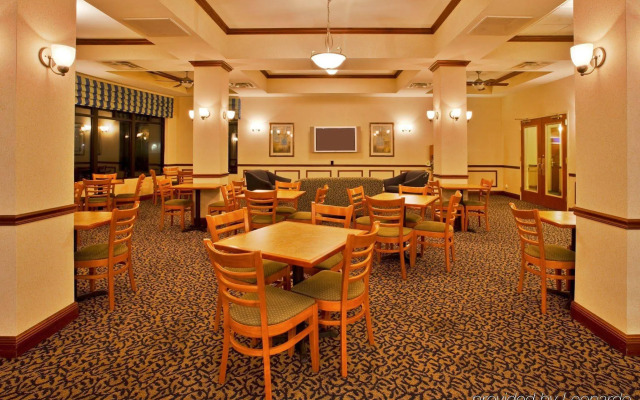 Holiday Inn Express Hotel & Suites Lake Okeechobee by IHG