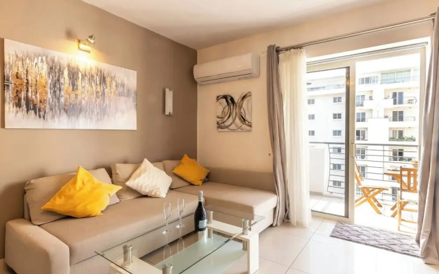 Modern and Comfortable Apart Savoy Garden