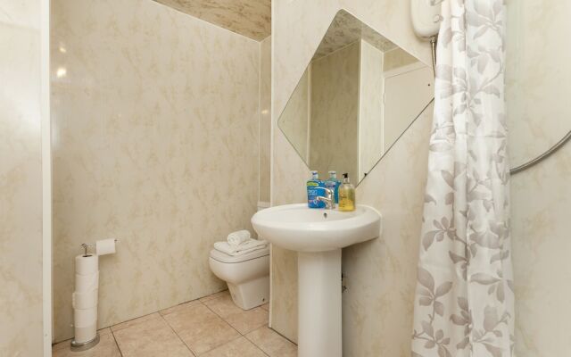 Longlyn 3 bedroom apartment