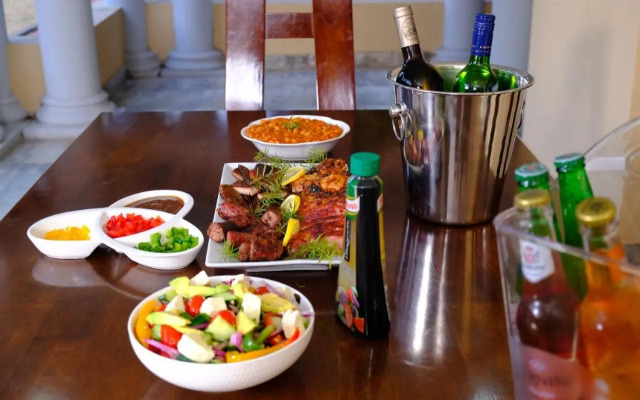 Selina Airport Lodge #Emzini