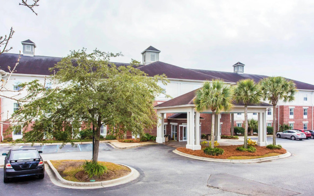 Comfort Inn & Suites Patriots Point