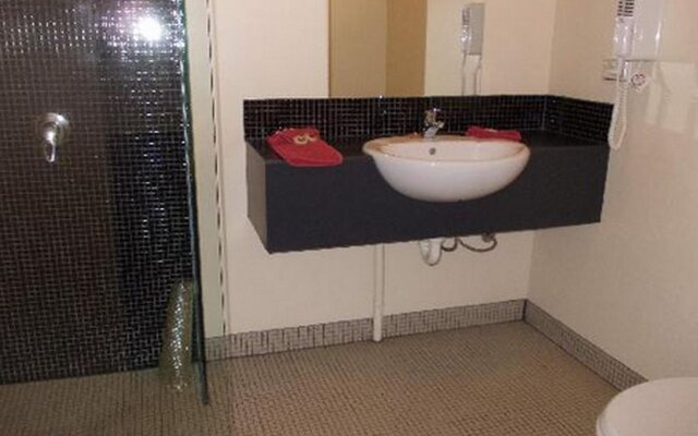 Tandara Hotel Motel