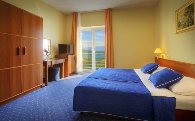 Hotel Dobrovit