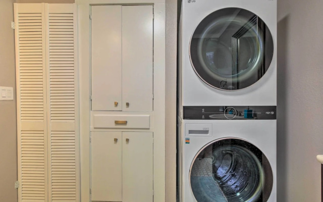 4 Mi to Dtwn: Dallas Gem w/ Furnished Patio