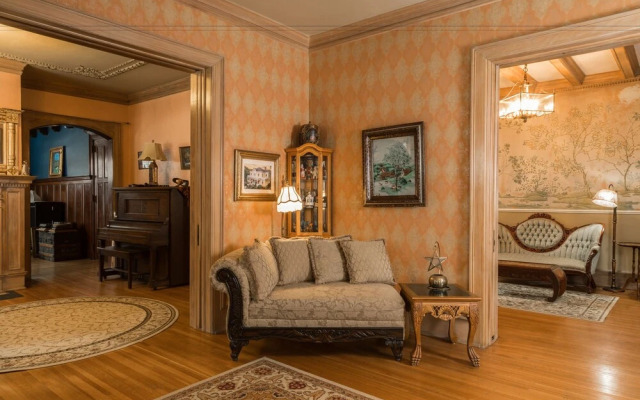 Ringling House Bed & Breakfast