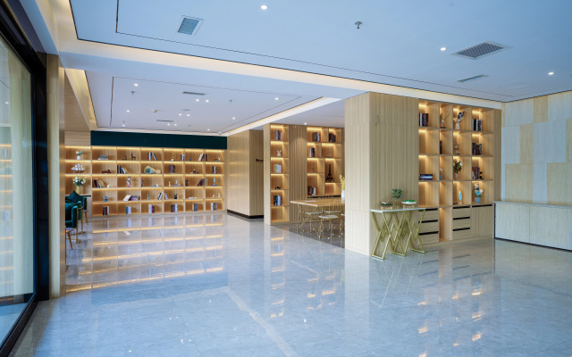 Starway Hotel (Wenxi Swimming Pool)