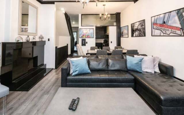 Trendy Queen West Loft