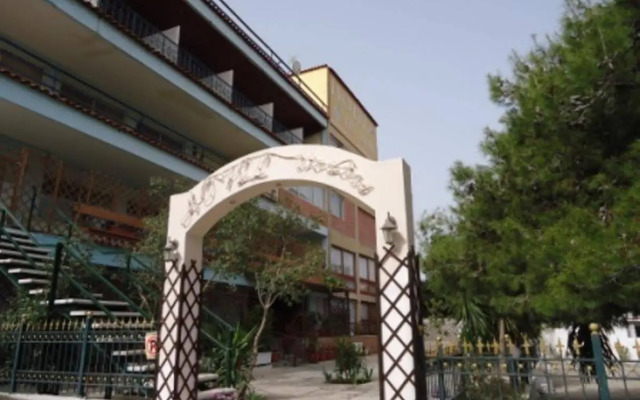 Les Amis Airport Hotel