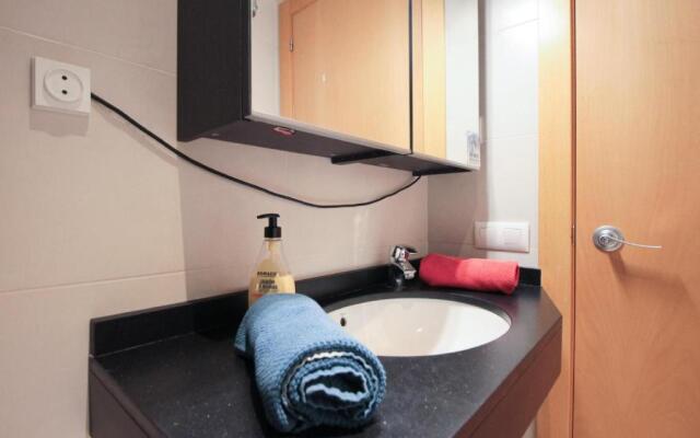 Fridays Flats Bright & Breezy