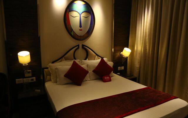 OYO 857 The First Hotel