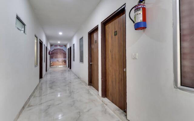 OYO 64864 Hotel Rj18
