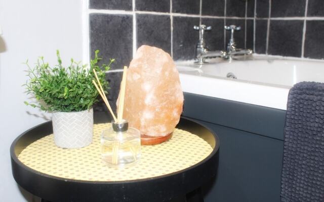 City Centre - 1 Bed - Sleeps 2 - Pet Friendly