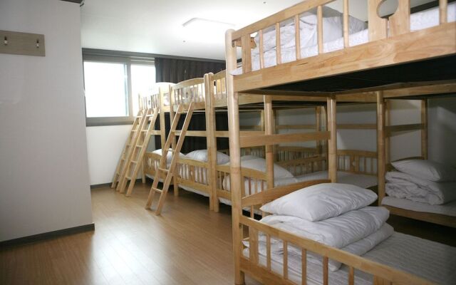 The Blue Jeju Guesthouse - Hostel