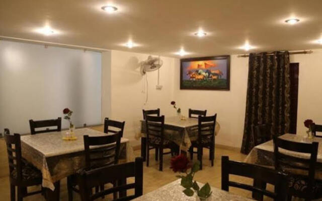 FabHotel Karol Bagh Main Market