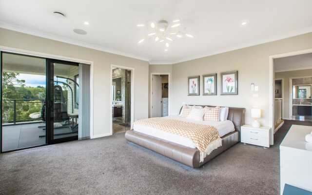 Luxe Whitford Mansion - Pool & Tennis Court