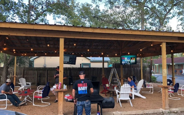 The Oak Motel