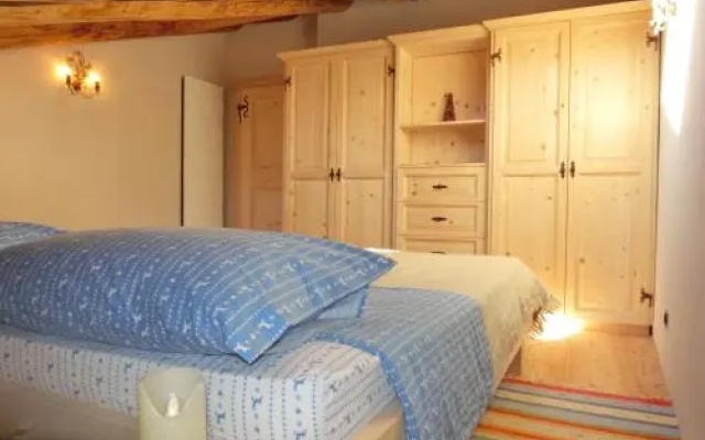 Partel Loudge