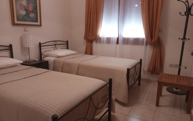 Tholos Bay Suites