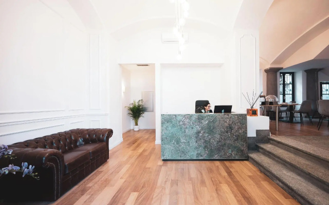 Carlo Felice Square Apt
