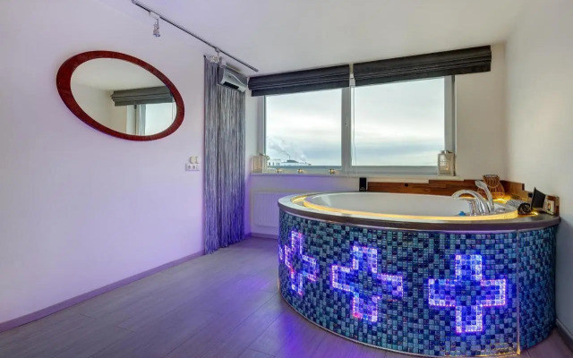 June street Spa apartments