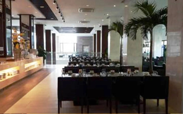 Da Nang Riverside Hotel