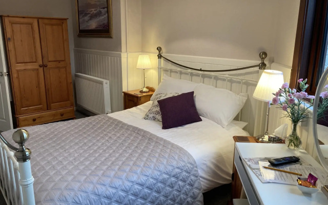 Exmoor House - Guest House