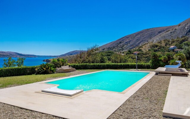 Amazing Home in Pag With 5 Bedrooms, Wifi and Outdoor Swimming Pool