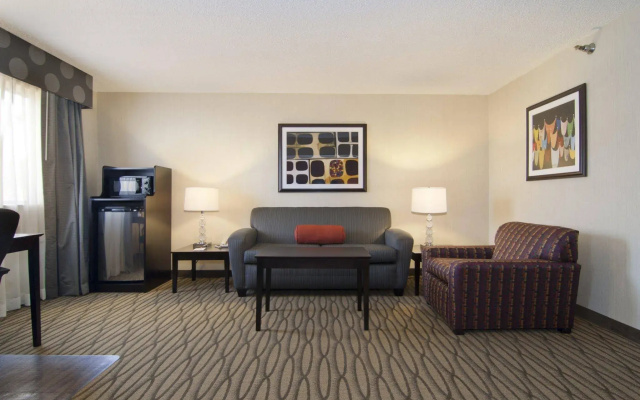 Spark by Hilton Eden Prairie