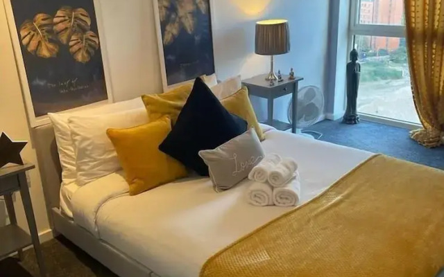 Masshouse Penthouse by JLJ Apartments