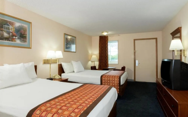 Days Inn By Wyndham Indianapolis East Post Road