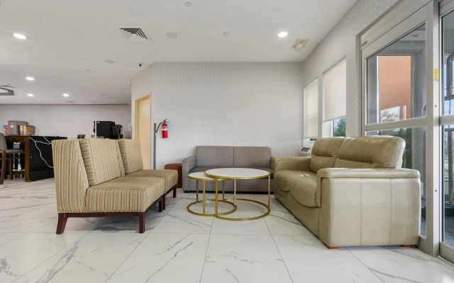 Chicago Club Inn Suites