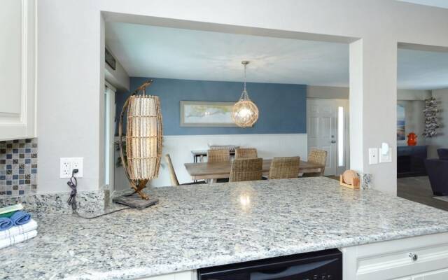 Jamaica Royale 604 - 2 Br Condo