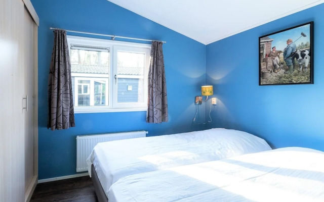 Beautiful House With Sandy Beach, Near Giethoorn