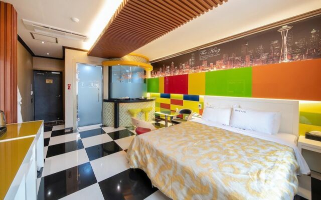 Yeosu King Pension Tel