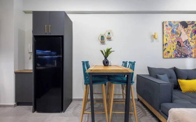 Cesily 2-Bedroom Apartment in Athens