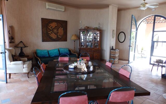 Casa Kootenay Waterfront BnB