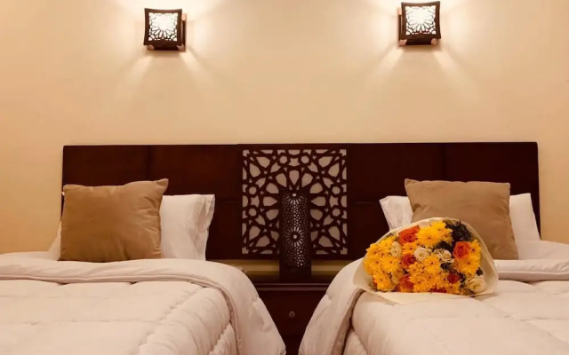 9 Pyramids Inn