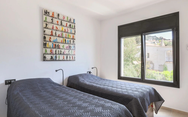 Elegant Villa in Roses With Private Swimming Pool