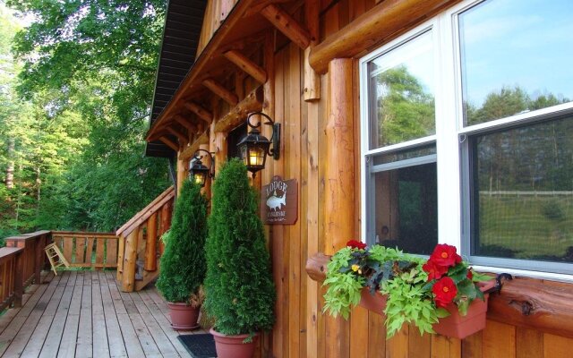 The Highlands Motel & Lodge