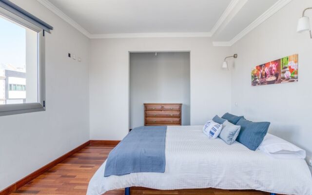 Spacious Apartment in Cruce de Arinaga With Terrace