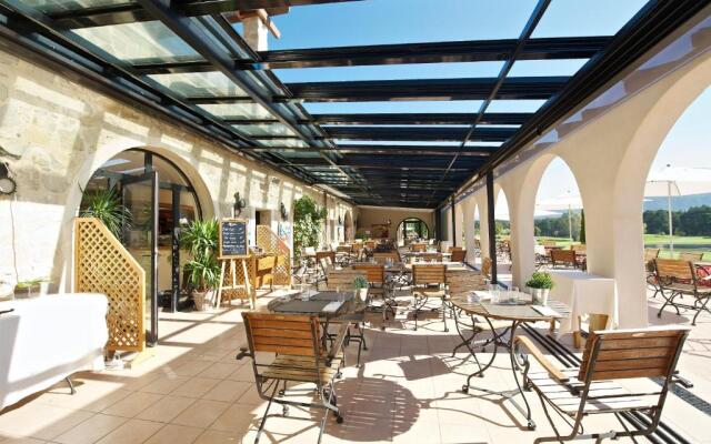 Château et Golf De Taulane