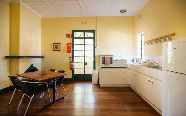 Captain Stirling Hotel