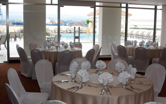 Radisson Colon 2,000 Hotel & Casino