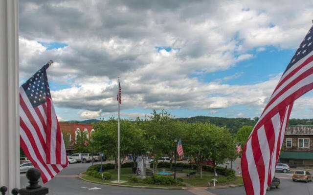 Moonshine Rapids Cabin