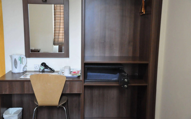 Ascot Hyde Park Hotel